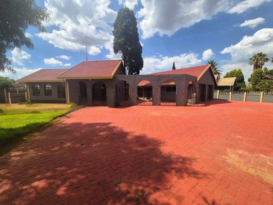 3 Bedroom Property for Sale in Sonland Park Gauteng