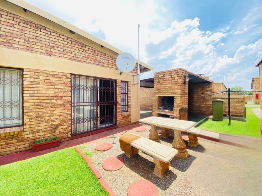3 Bedroom Property for Sale in Staalrus Gauteng