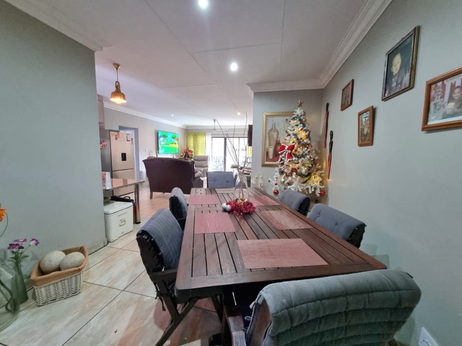 3 Bedroom Property for Sale in Three Rivers Proper Gauteng