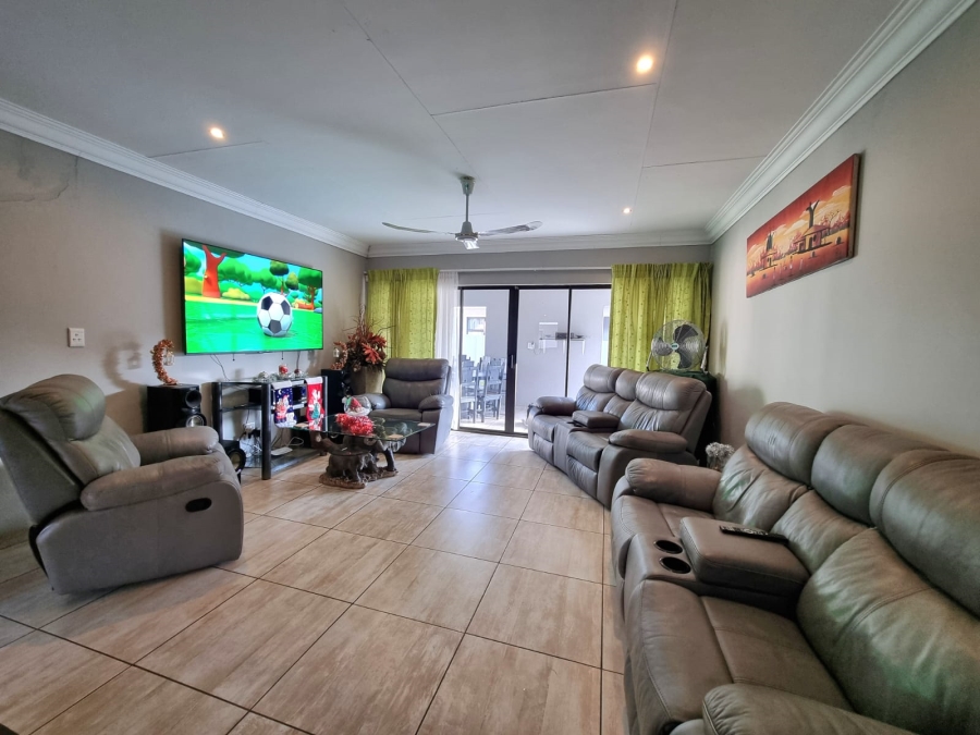 3 Bedroom Property for Sale in Three Rivers Proper Gauteng