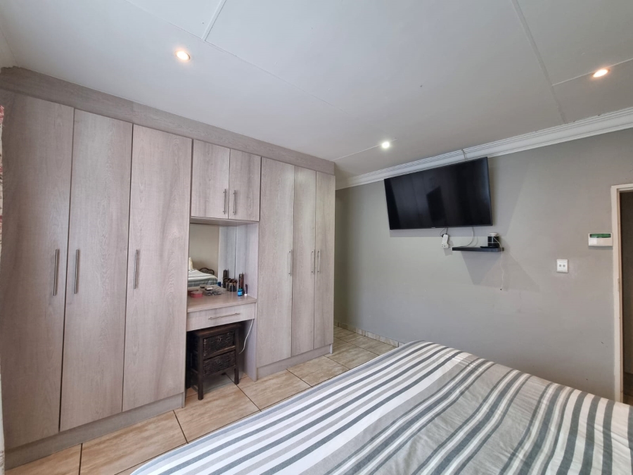 3 Bedroom Property for Sale in Three Rivers Proper Gauteng