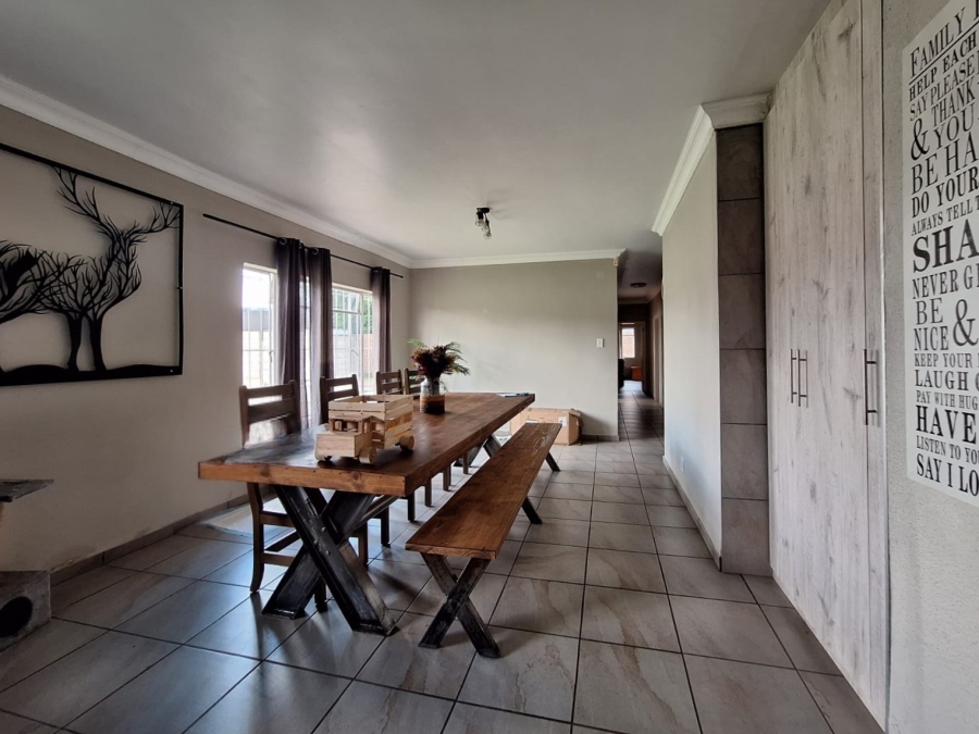 4 Bedroom Property for Sale in Rensburg Gauteng