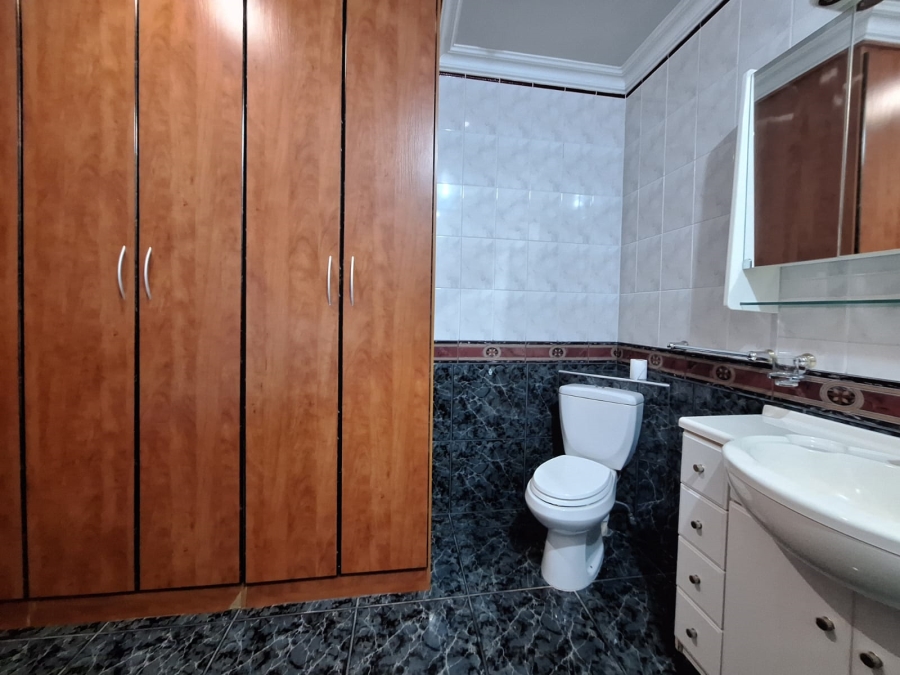 4 Bedroom Property for Sale in Rensburg Gauteng