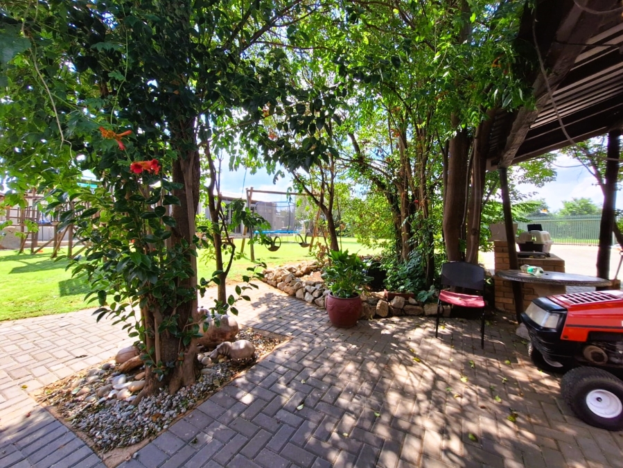 4 Bedroom Property for Sale in Rensburg Gauteng