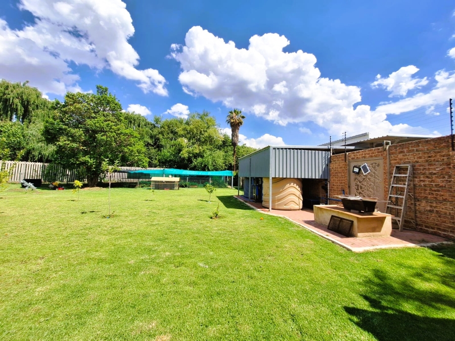 4 Bedroom Property for Sale in Rensburg Gauteng