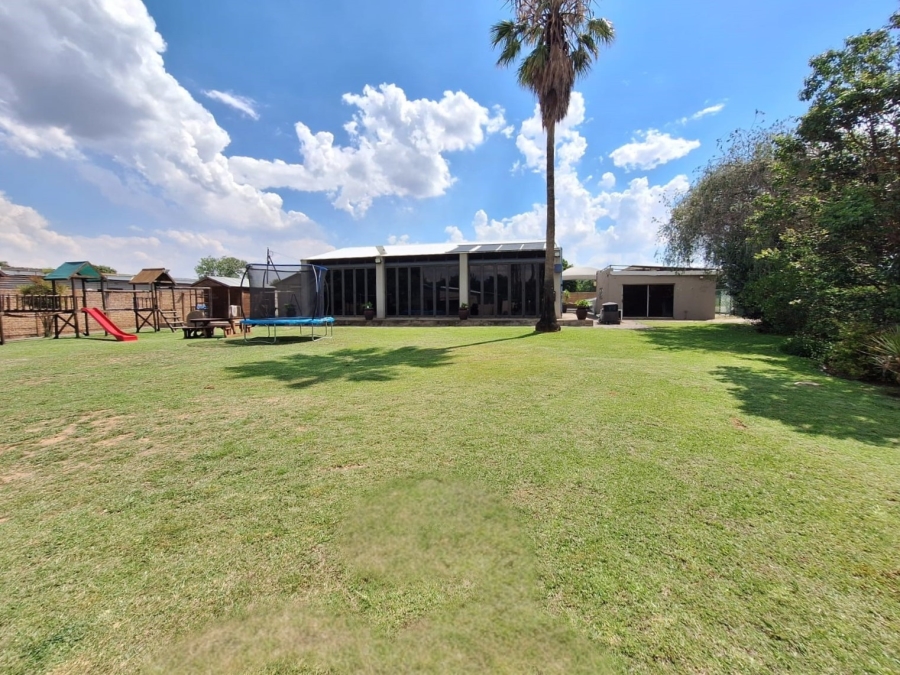 4 Bedroom Property for Sale in Rensburg Gauteng