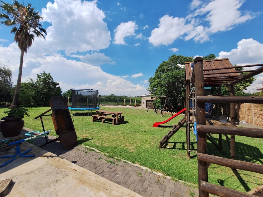 4 Bedroom Property for Sale in Rensburg Gauteng