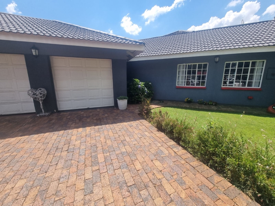 3 Bedroom Property for Sale in Golf Park Gauteng