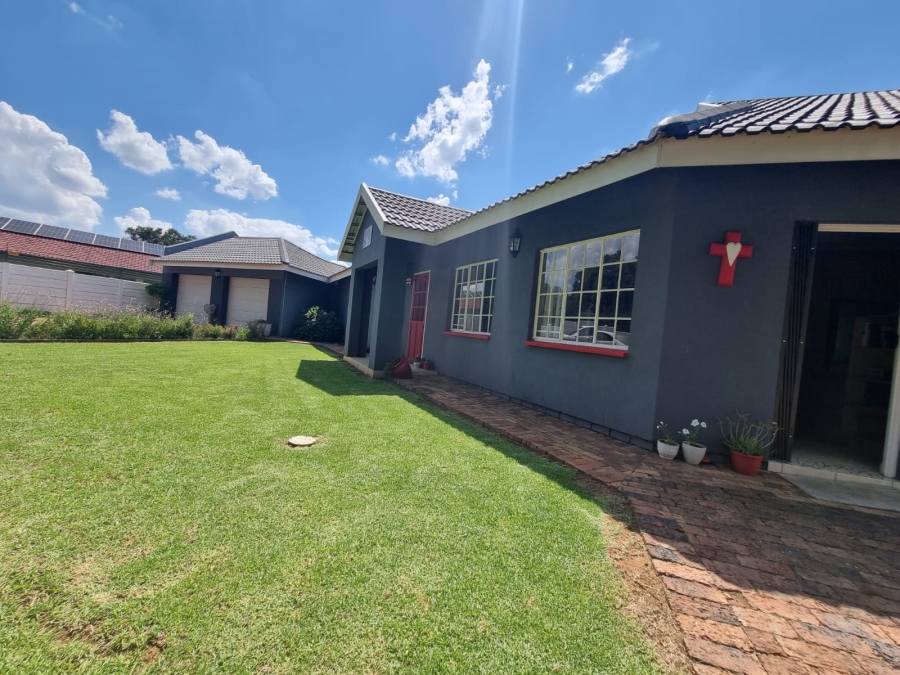 3 Bedroom Property for Sale in Golf Park Gauteng