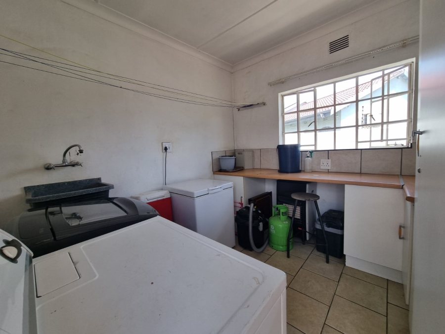 3 Bedroom Property for Sale in Golf Park Gauteng