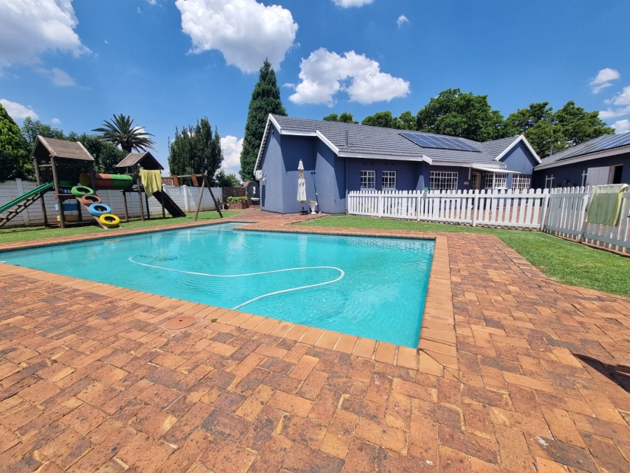 3 Bedroom Property for Sale in Golf Park Gauteng