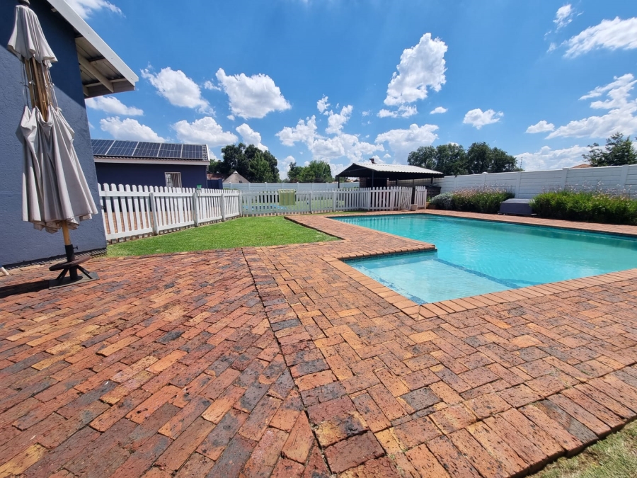 3 Bedroom Property for Sale in Golf Park Gauteng