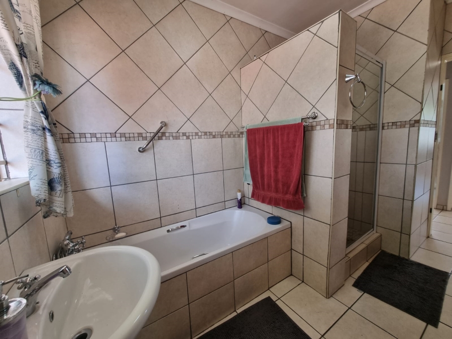 3 Bedroom Property for Sale in Golf Park Gauteng