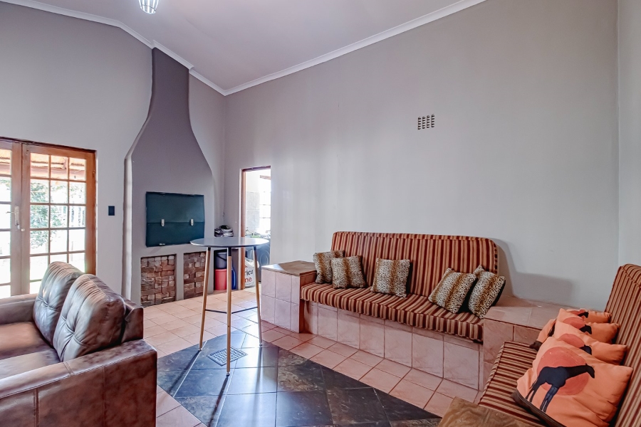 5 Bedroom Property for Sale in Sinoville Gauteng
