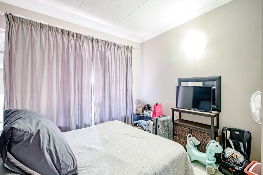 5 Bedroom Property for Sale in Sinoville Gauteng