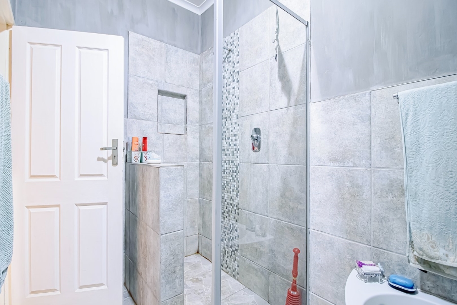 5 Bedroom Property for Sale in Sinoville Gauteng