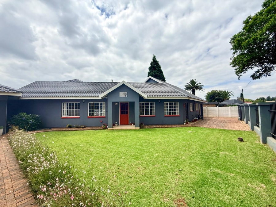 3 Bedroom Property for Sale in Golf Park Gauteng