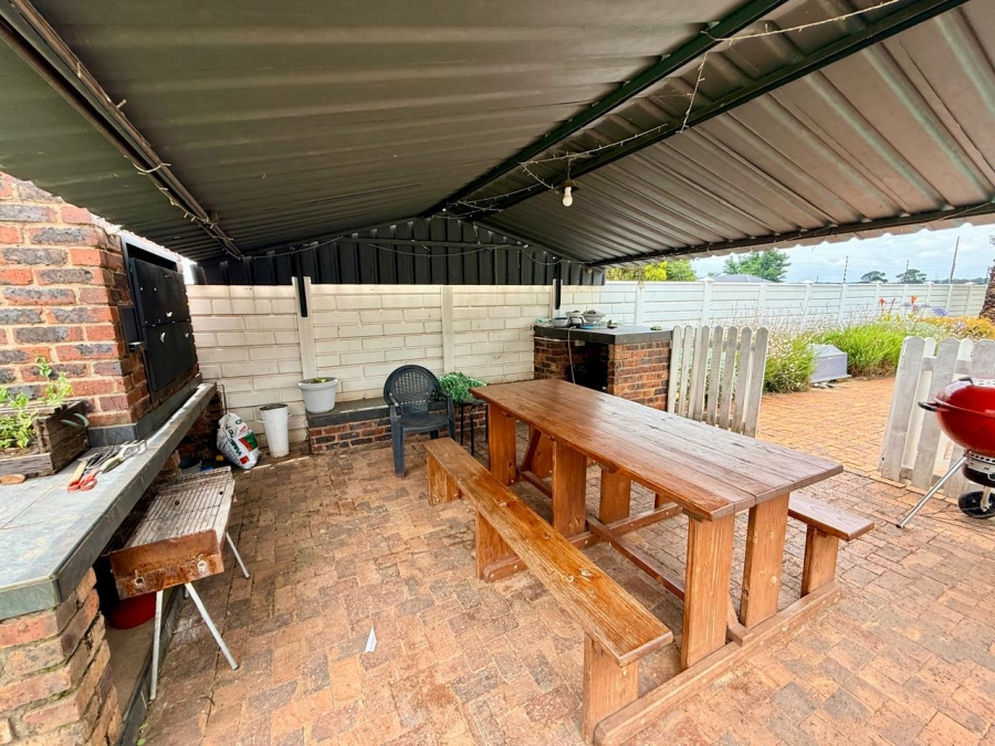 3 Bedroom Property for Sale in Golf Park Gauteng