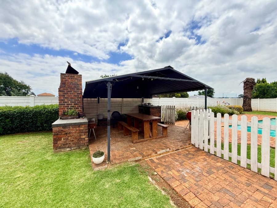 3 Bedroom Property for Sale in Golf Park Gauteng