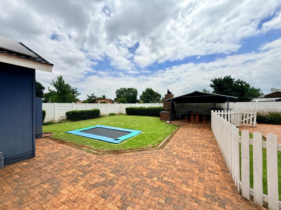3 Bedroom Property for Sale in Golf Park Gauteng