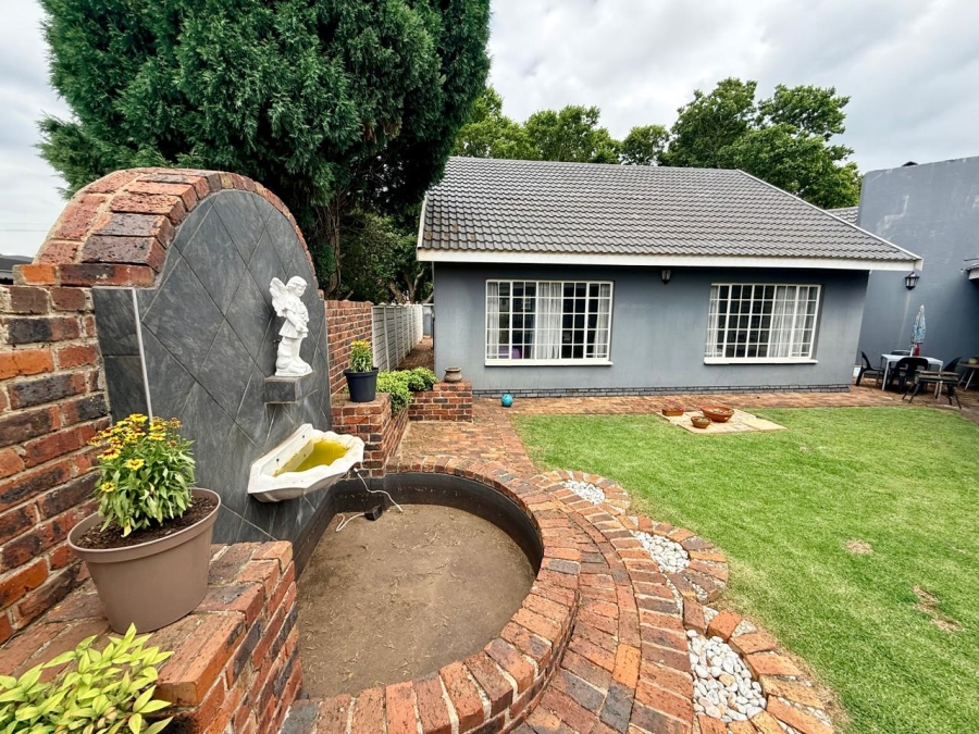 3 Bedroom Property for Sale in Golf Park Gauteng