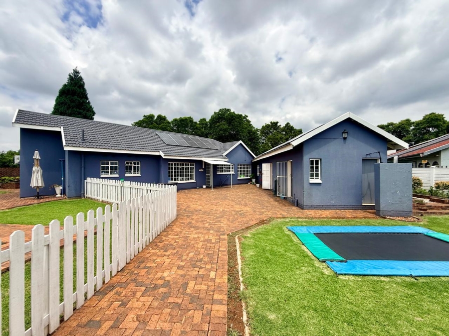 3 Bedroom Property for Sale in Golf Park Gauteng