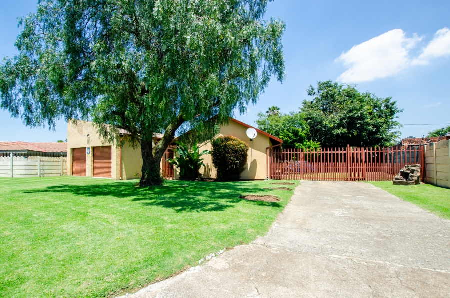3 Bedroom Property for Sale in Leachville Gauteng