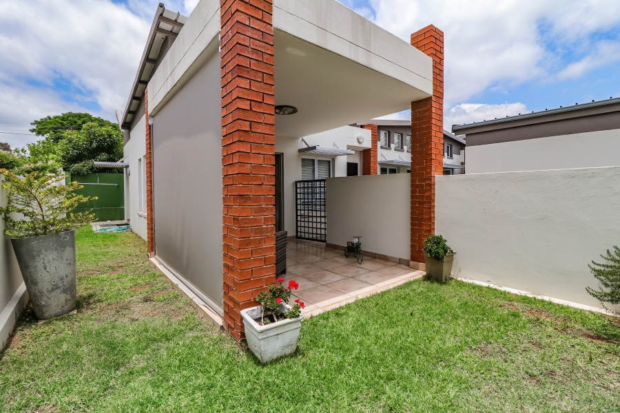 2 Bedroom Property for Sale in Broadacres Gauteng