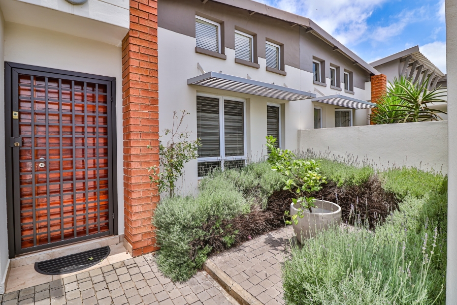2 Bedroom Property for Sale in Broadacres Gauteng