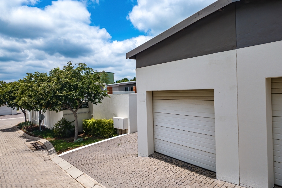 2 Bedroom Property for Sale in Broadacres Gauteng