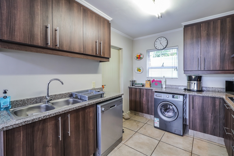 2 Bedroom Property for Sale in Broadacres Gauteng