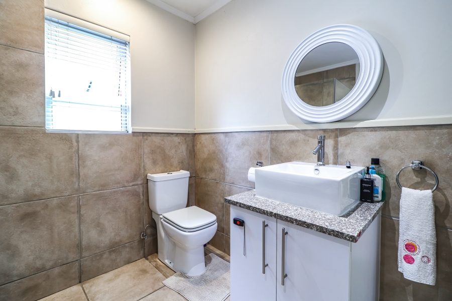 2 Bedroom Property for Sale in Broadacres Gauteng