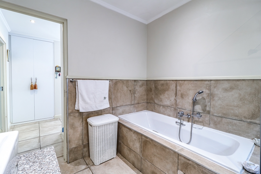 2 Bedroom Property for Sale in Broadacres Gauteng