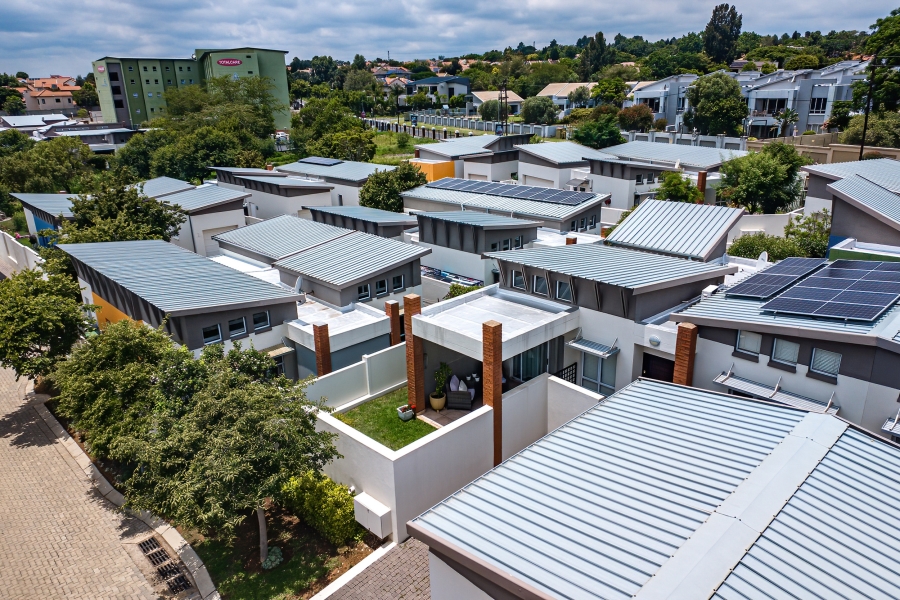 2 Bedroom Property for Sale in Broadacres Gauteng