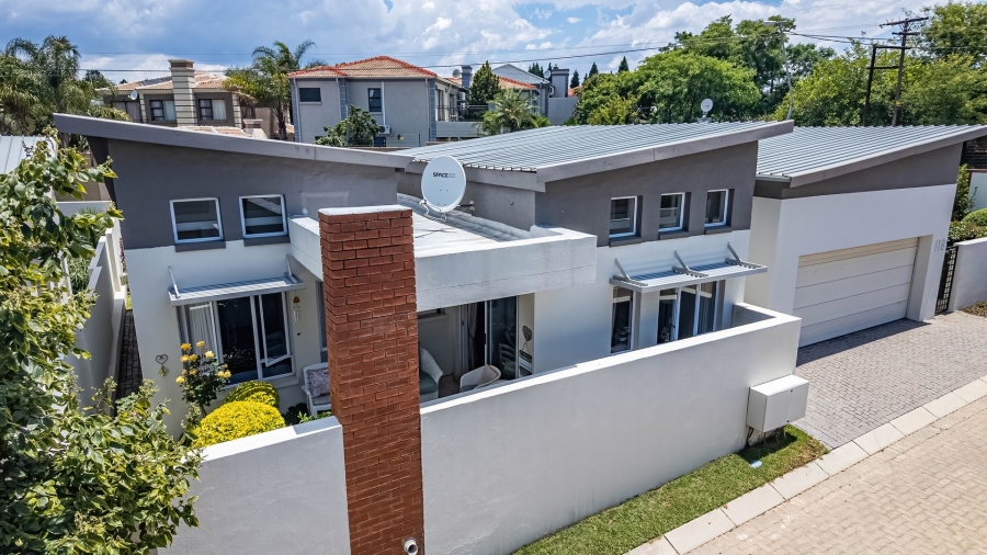 2 Bedroom Property for Sale in Broadacres Gauteng