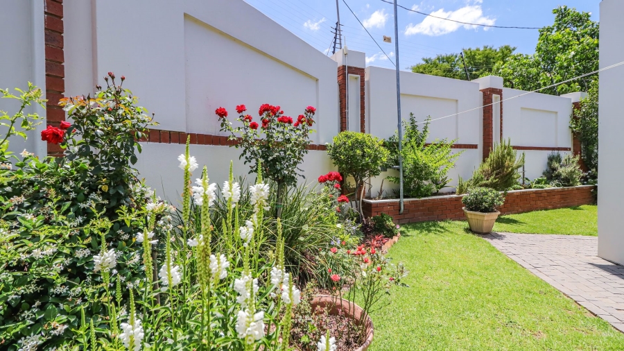 2 Bedroom Property for Sale in Broadacres Gauteng