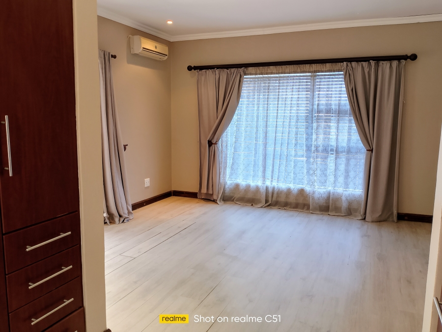 3 Bedroom Property for Sale in Kenleaf Gauteng