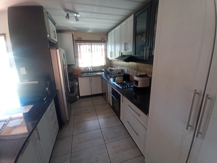 3 Bedroom Property for Sale in Liefde en Vrede Gauteng