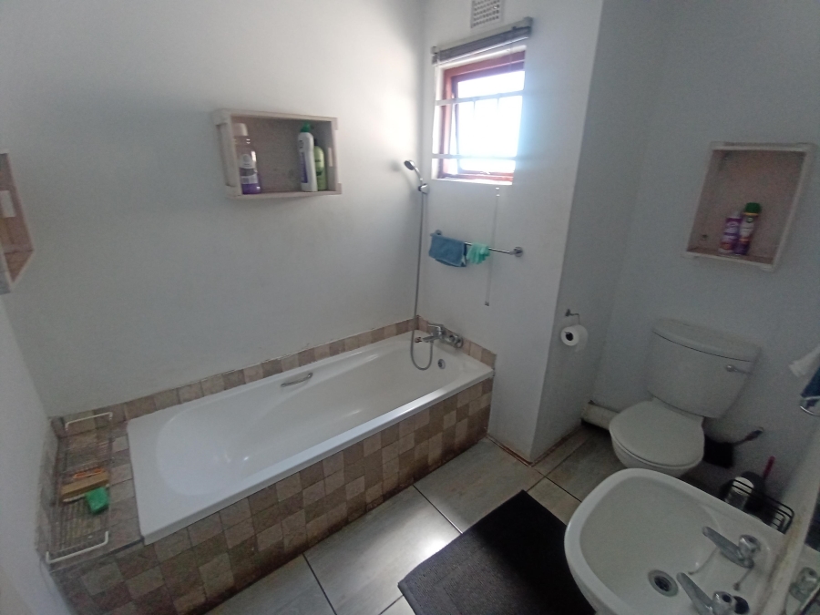 3 Bedroom Property for Sale in Liefde en Vrede Gauteng