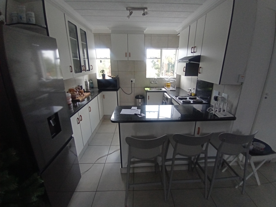 2 Bedroom Property for Sale in Linmeyer Gauteng