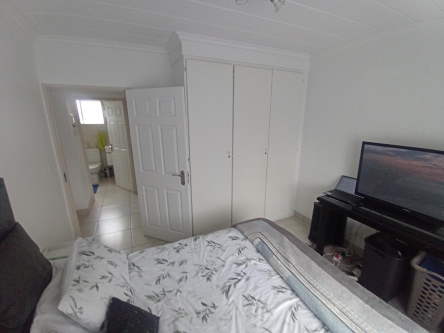 2 Bedroom Property for Sale in Linmeyer Gauteng