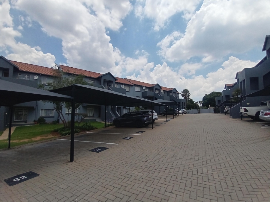 2 Bedroom Property for Sale in Linmeyer Gauteng