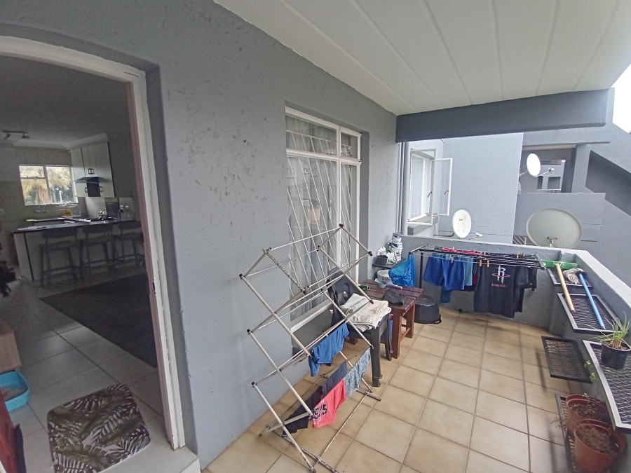 2 Bedroom Property for Sale in Linmeyer Gauteng