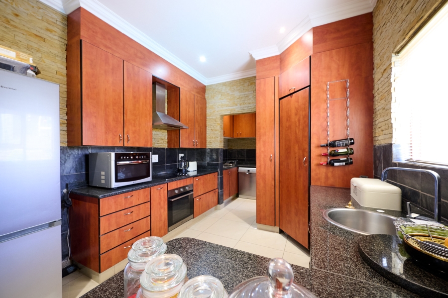 3 Bedroom Property for Sale in Halfway Gardens Gauteng