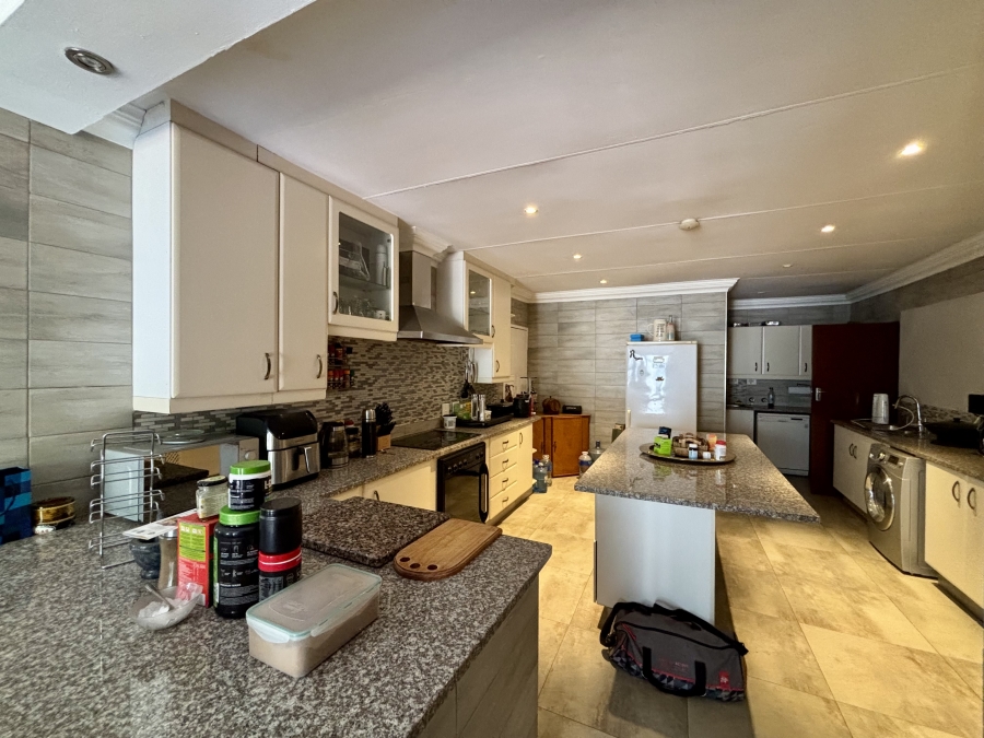 2 Bedroom Property for Sale in Constantia Kloof Gauteng