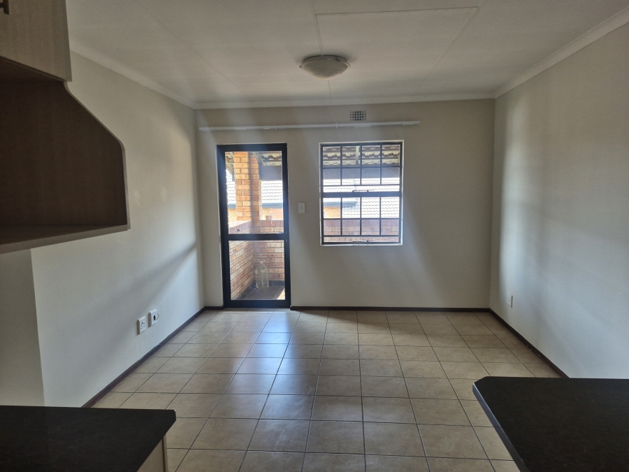 2 Bedroom Property for Sale in Erand Gardens Gauteng
