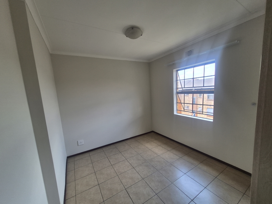 2 Bedroom Property for Sale in Erand Gardens Gauteng