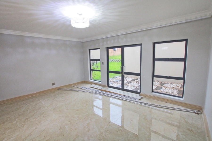 To Let 5 Bedroom Property for Rent in Kyalami Glen Estate Gauteng