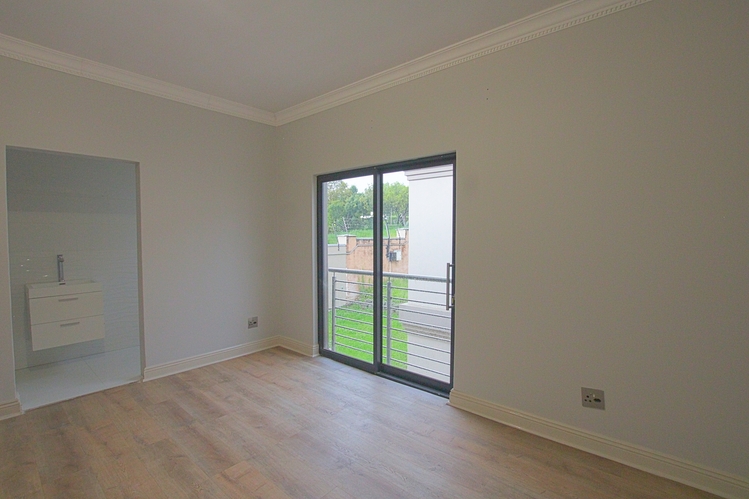 To Let 5 Bedroom Property for Rent in Kyalami Glen Estate Gauteng