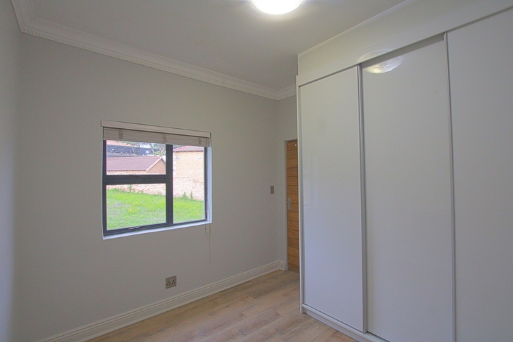 To Let 5 Bedroom Property for Rent in Kyalami Glen Estate Gauteng